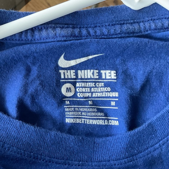 Cubs tee 2016 World Series Champions Sz. M - Picture 3 of 3